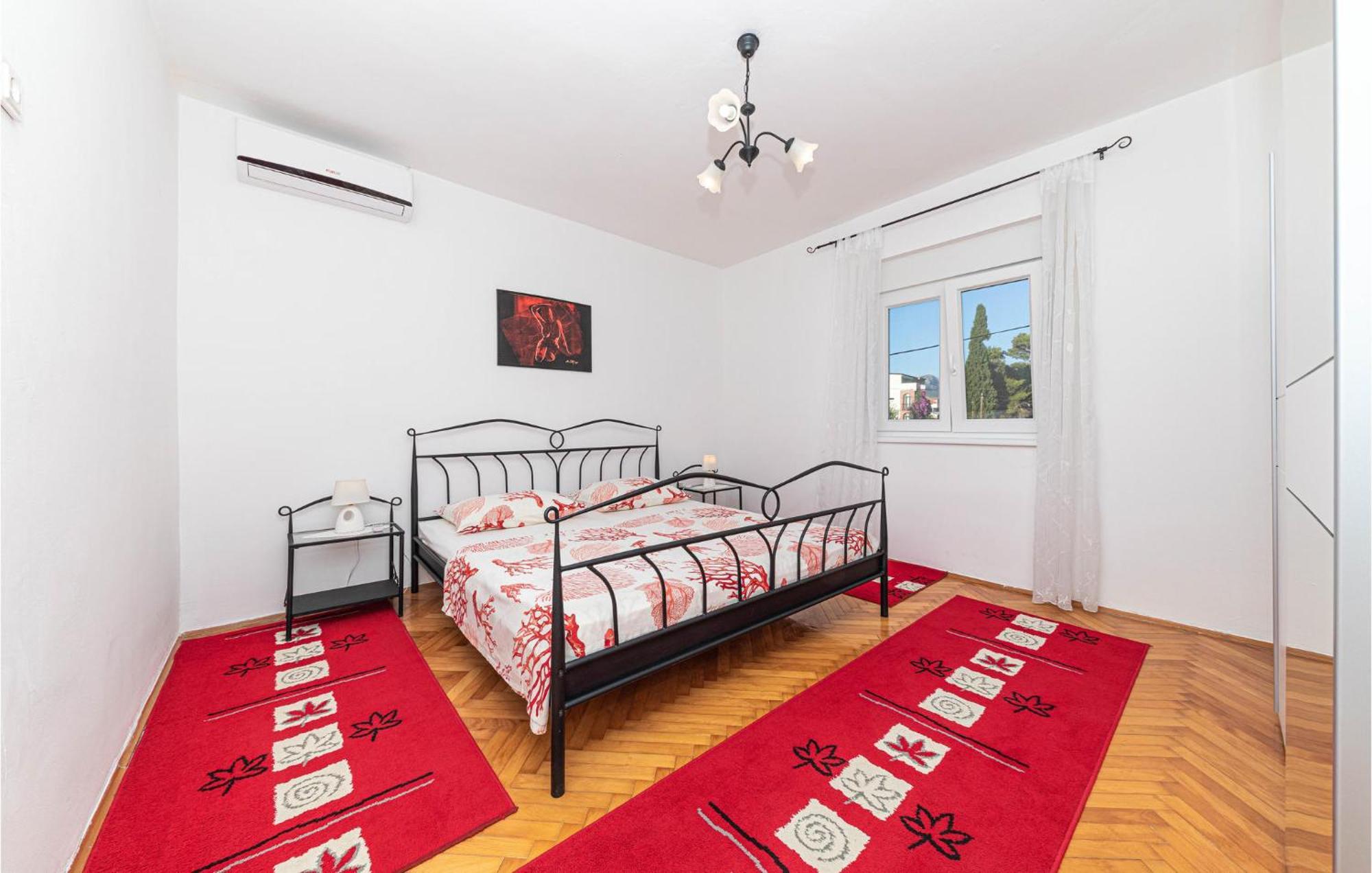 Lovely Apartment In Kastel Kambelovac With Wifi Kastela Luaran gambar