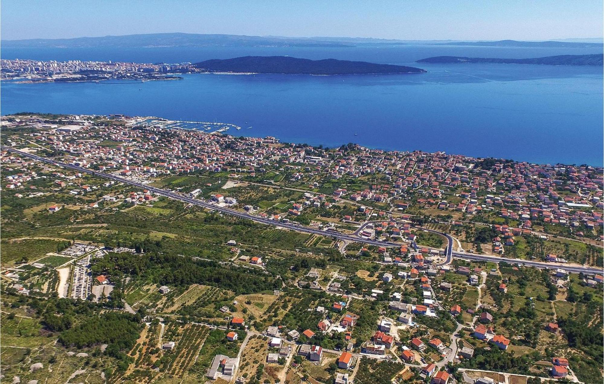 Lovely Apartment In Kastel Kambelovac With Wifi Kastela Luaran gambar